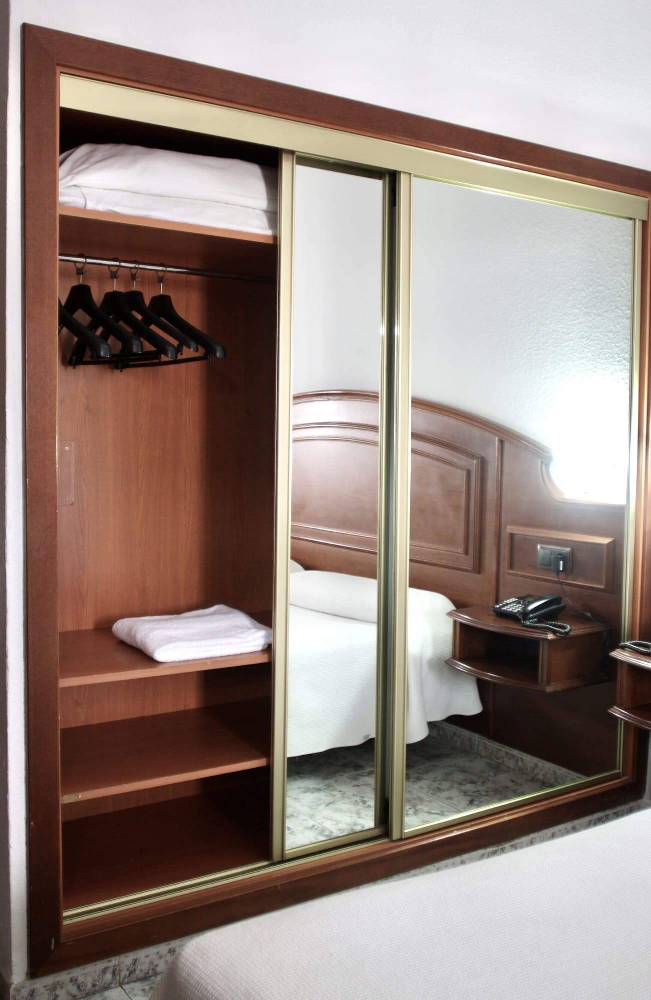 Hotel Tropical ปูแอร์โตเดลาครูซ ภายนอก รูปภาพ