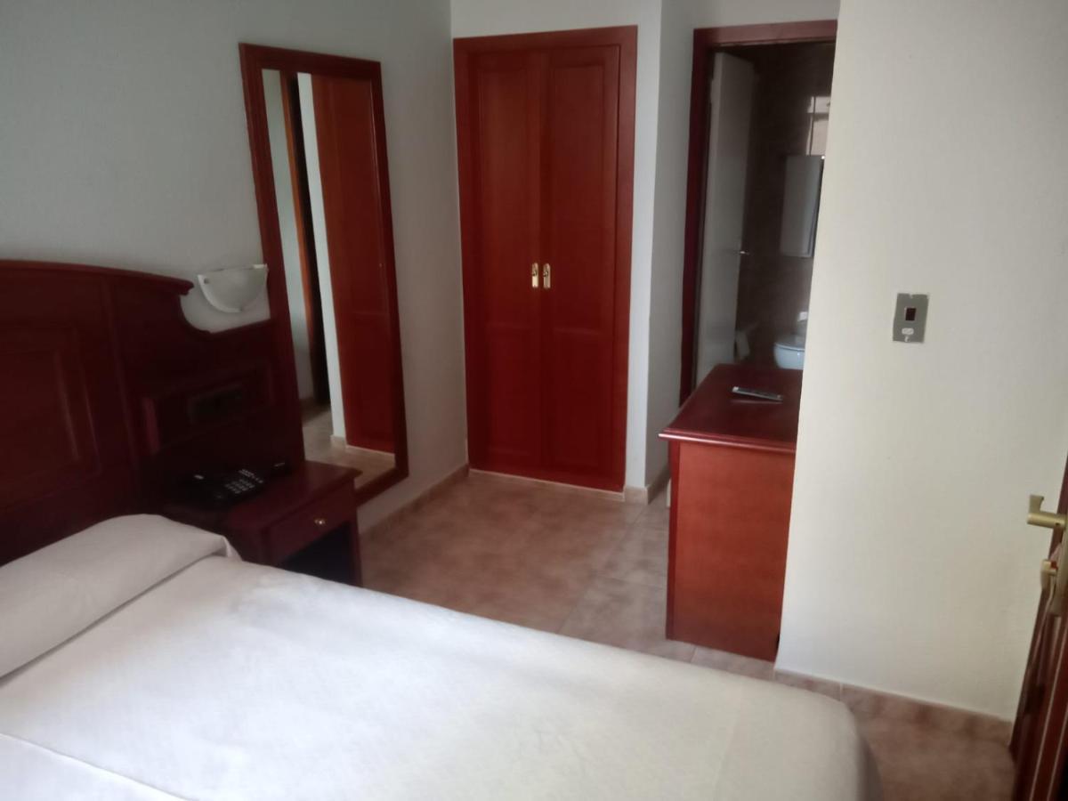 Hotel Tropical ปูแอร์โตเดลาครูซ ภายนอก รูปภาพ